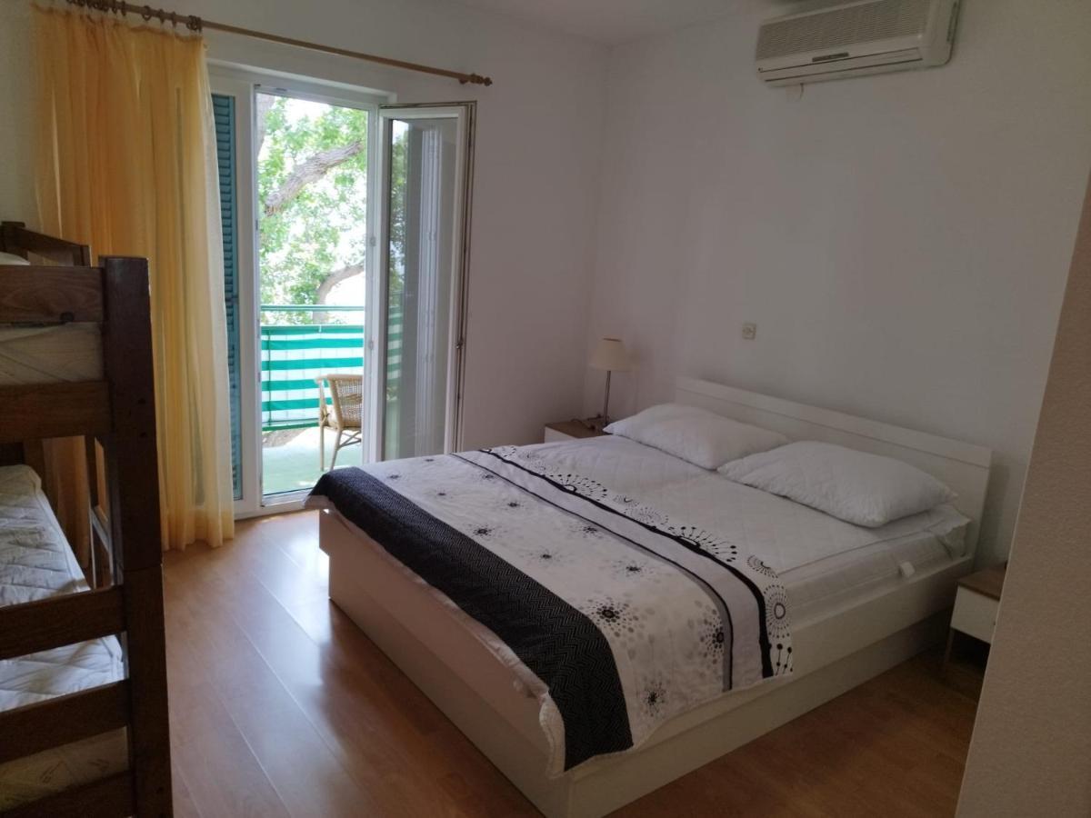 Apartments Mare - 150 M From Beach Brela Exterior foto